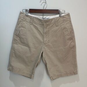 Old Navy khaki shorts size 30